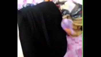 Muslim woman in a headscarf sucks cock and gets cum in her mouth